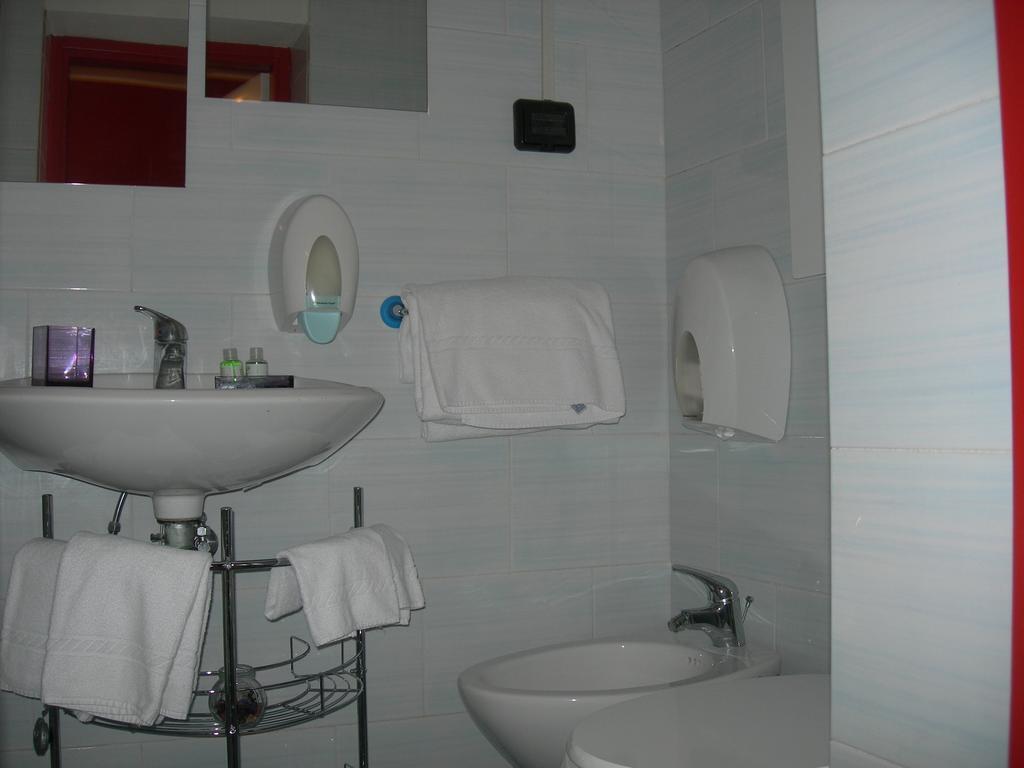 Hotel Due Spade Фіденца Номер фото