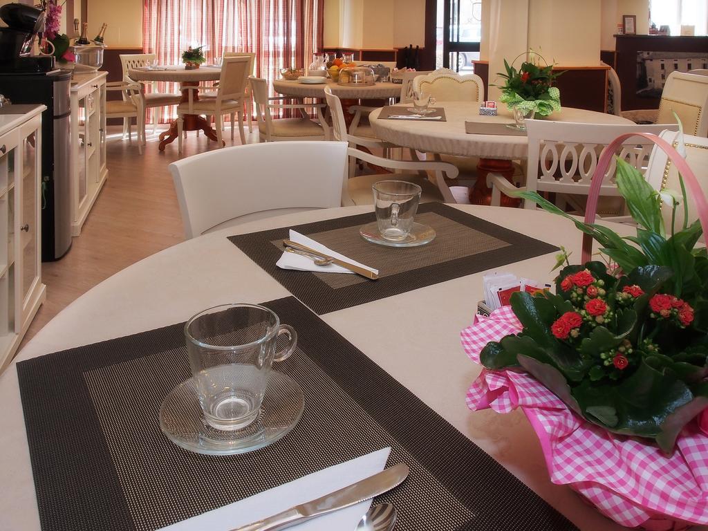 Hotel Due Spade Фіденца Екстер'єр фото