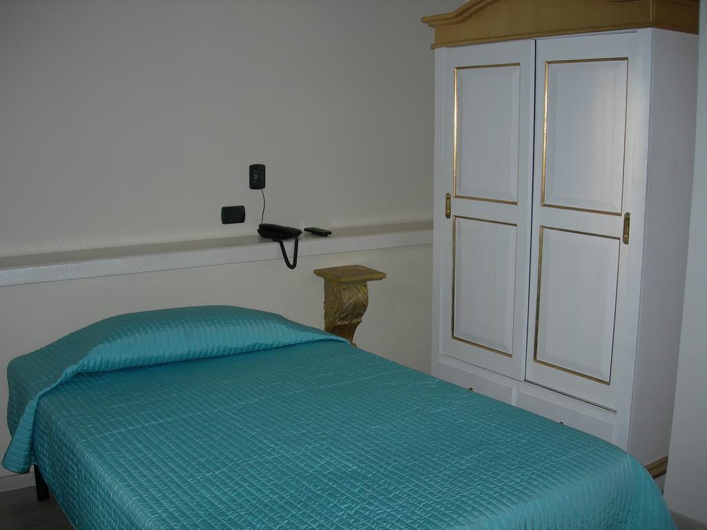 Hotel Due Spade Фіденца Номер фото