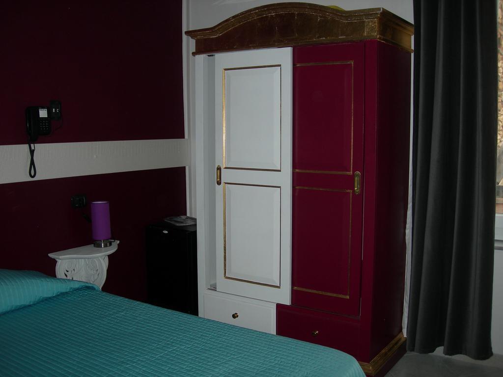Hotel Due Spade Фіденца Номер фото