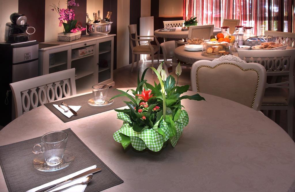 Hotel Due Spade Фіденца Екстер'єр фото