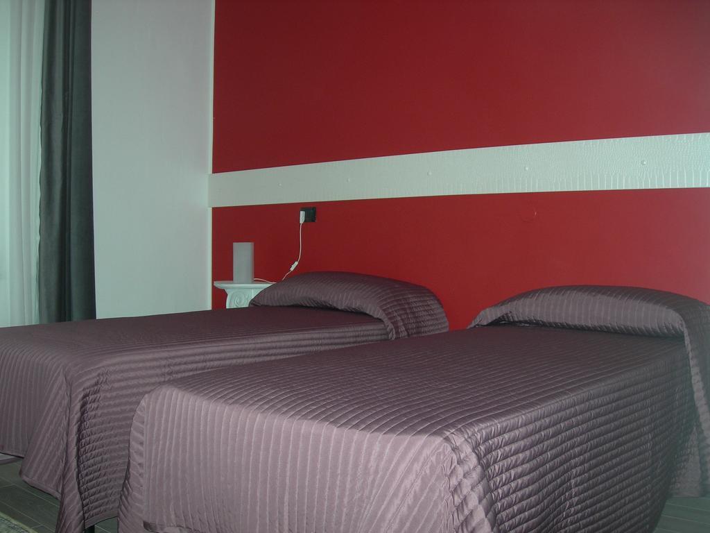 Hotel Due Spade Фіденца Екстер'єр фото