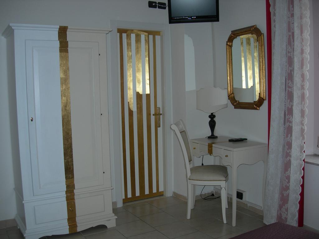 Hotel Due Spade Фіденца Екстер'єр фото