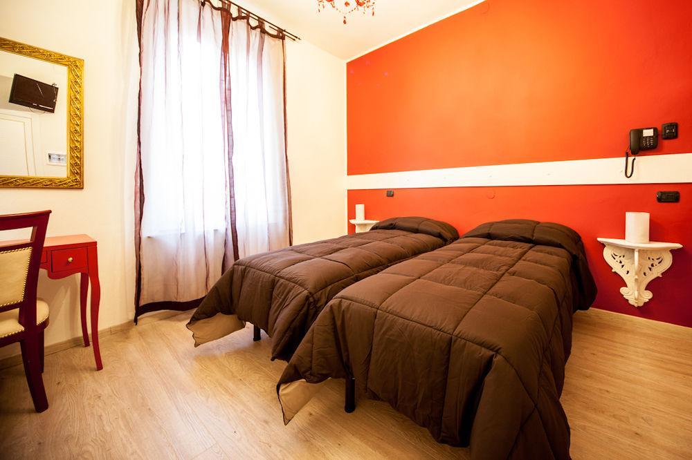 Hotel Due Spade Фіденца Екстер'єр фото