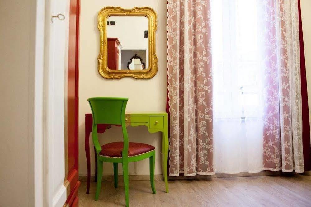 Hotel Due Spade Фіденца Екстер'єр фото