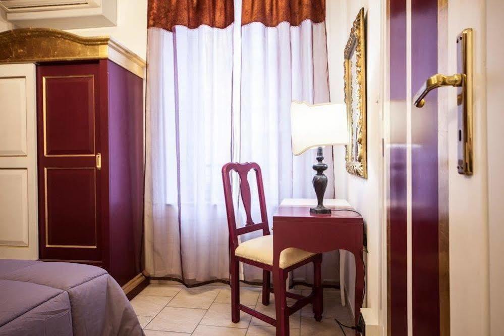 Hotel Due Spade Фіденца Екстер'єр фото